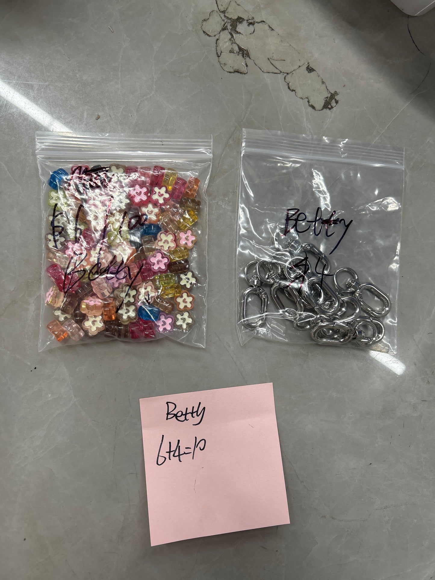 Betty（433dp）